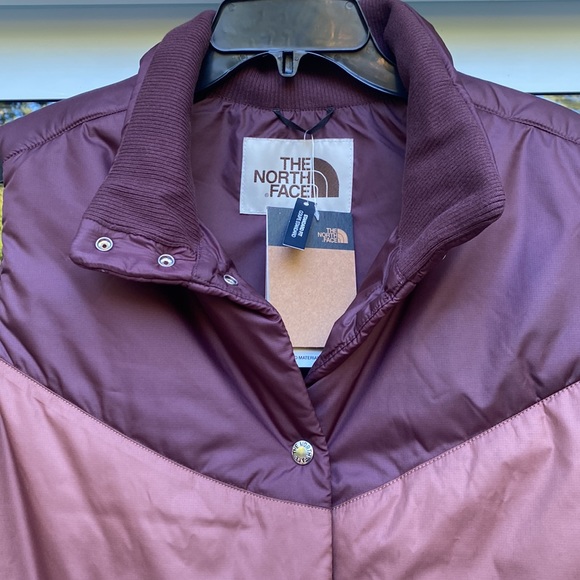 North Face Sylvester Vest - Picture 3 of 4